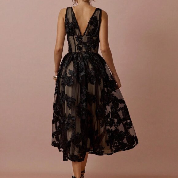 Black Elegant Women's Romantic Floral Mesh V-Neck Princess Dress - Picture 2 of 7